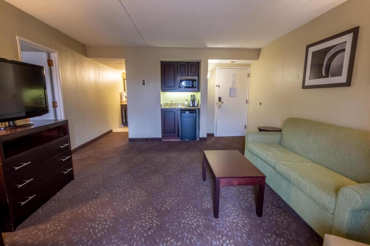 Holiday Inn Express Hotel & Suites Pittsburgh Airport By Ihg Robinson Township エクステリア 写真
