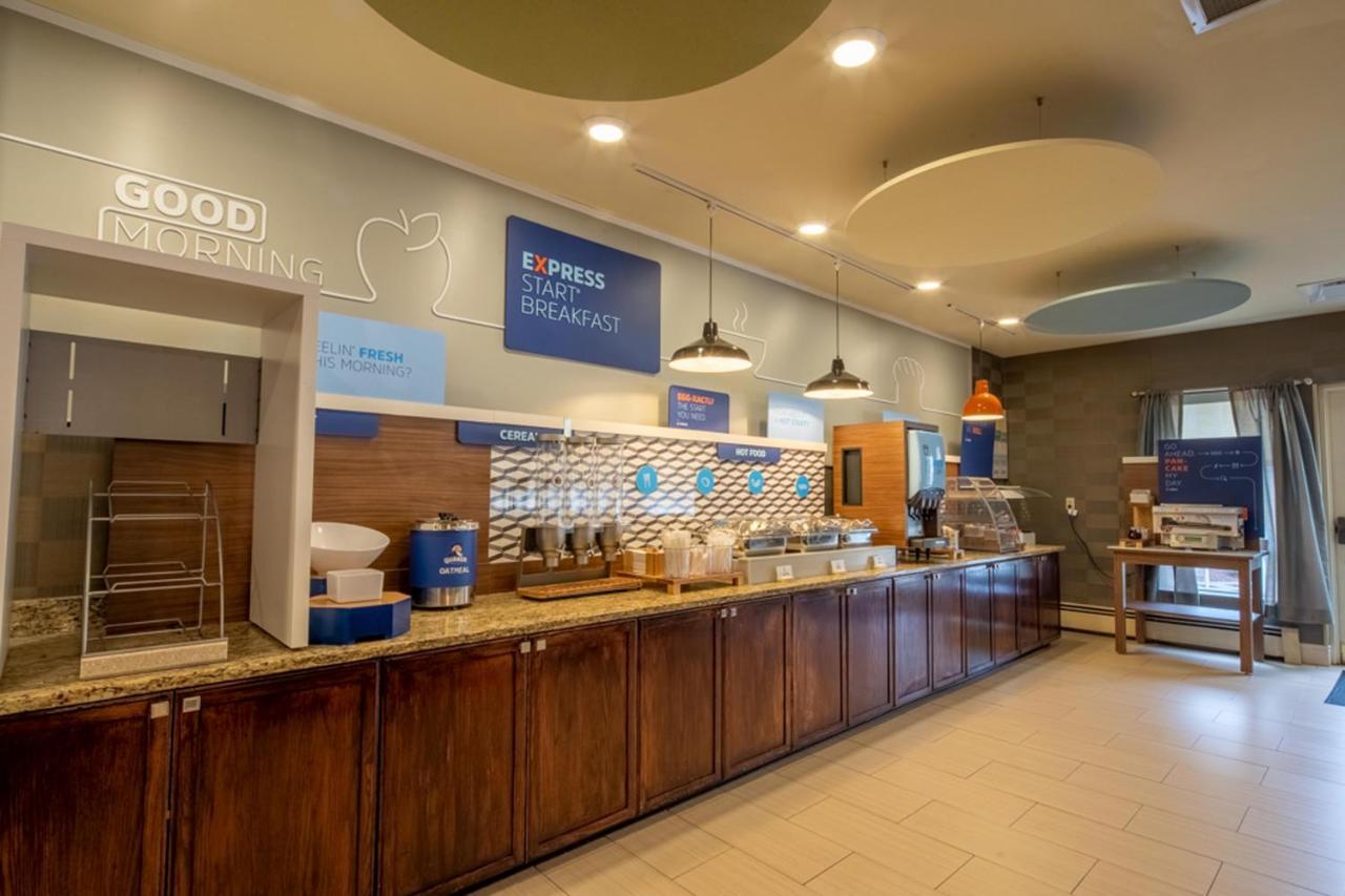 Holiday Inn Express Hotel & Suites Pittsburgh Airport By Ihg Robinson Township エクステリア 写真