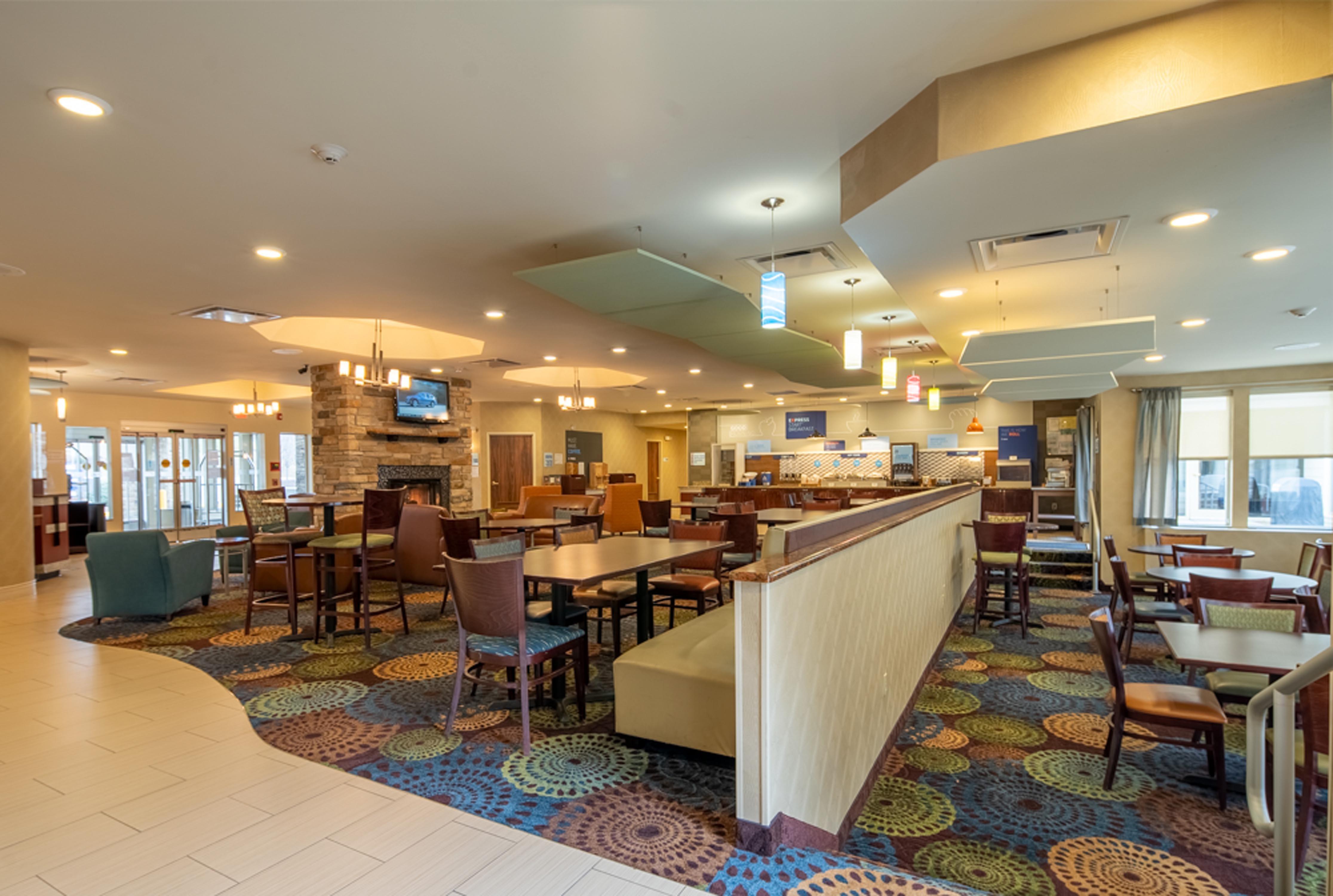 Holiday Inn Express Hotel & Suites Pittsburgh Airport By Ihg Robinson Township エクステリア 写真