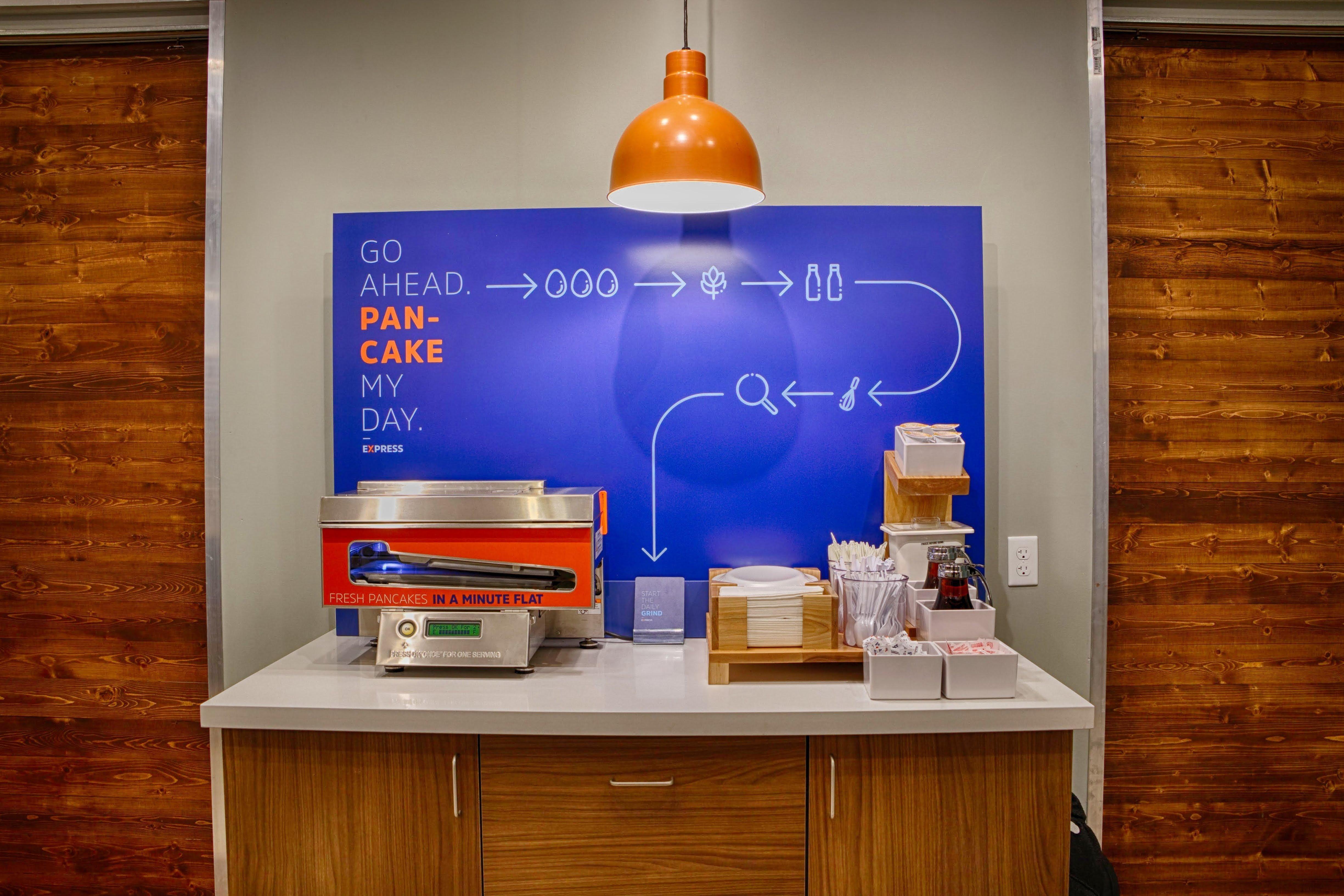 Holiday Inn Express Hotel & Suites Pittsburgh Airport By Ihg Robinson Township エクステリア 写真