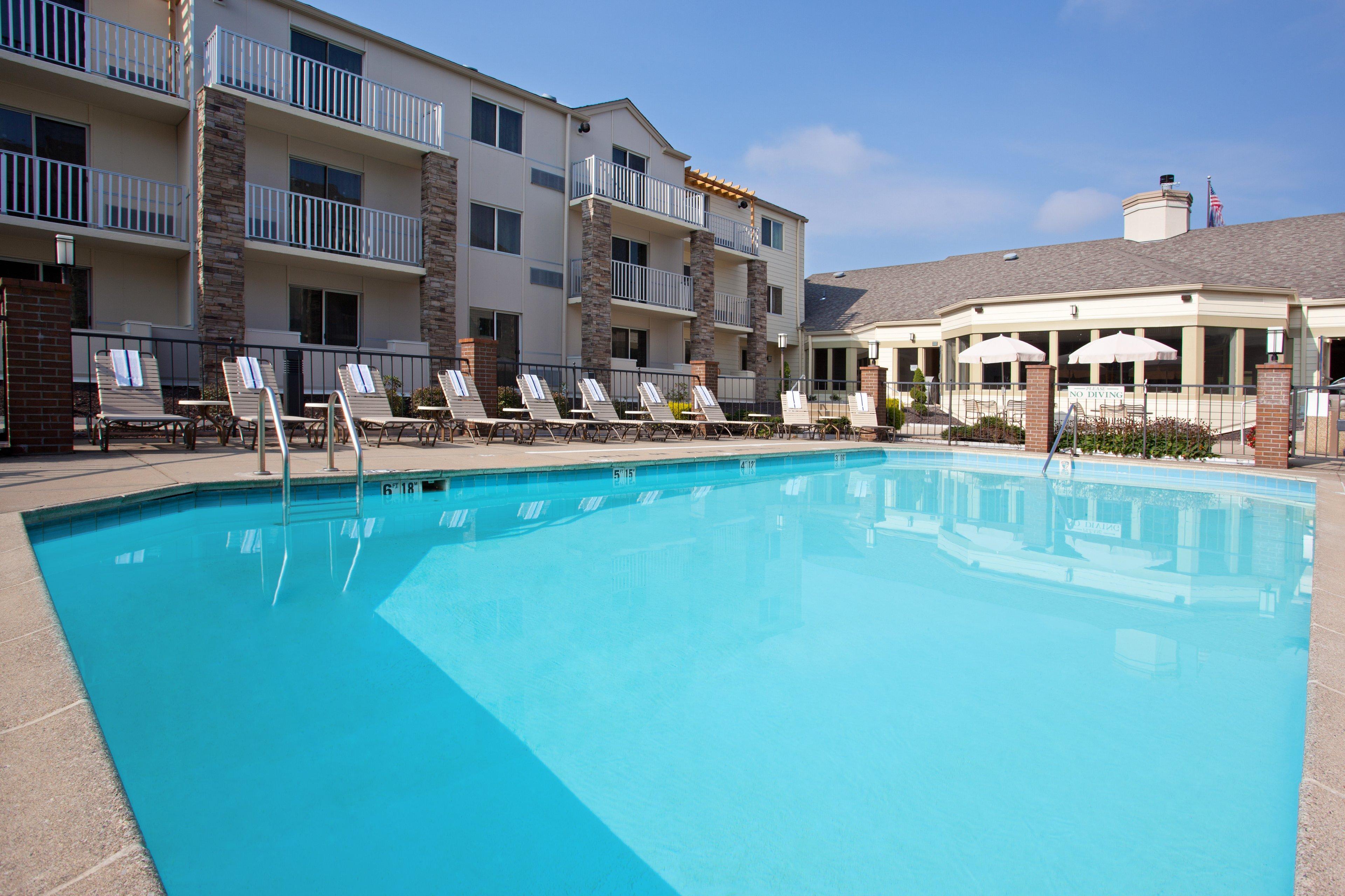 Holiday Inn Express Hotel & Suites Pittsburgh Airport By Ihg Robinson Township エクステリア 写真