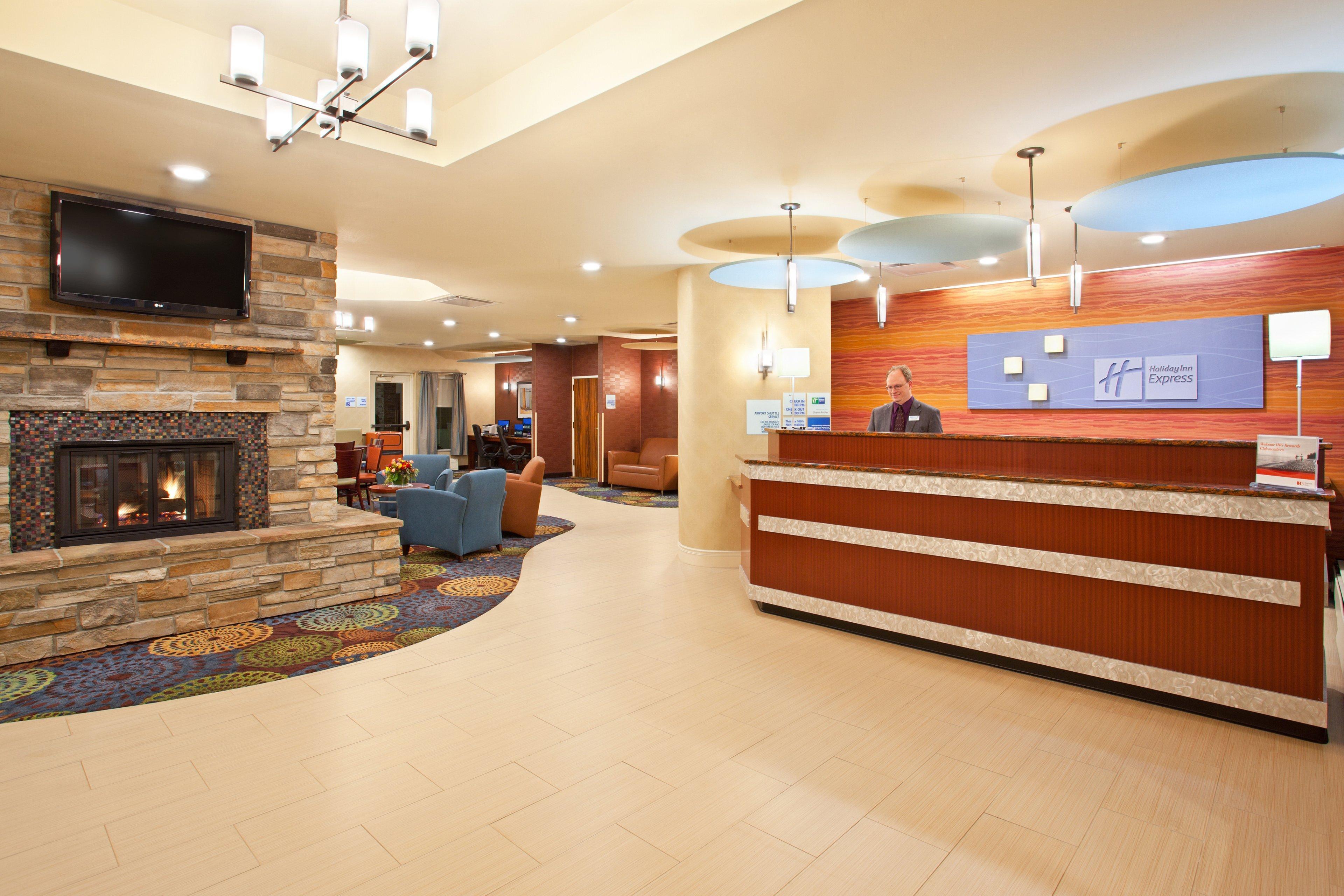 Holiday Inn Express Hotel & Suites Pittsburgh Airport By Ihg Robinson Township エクステリア 写真