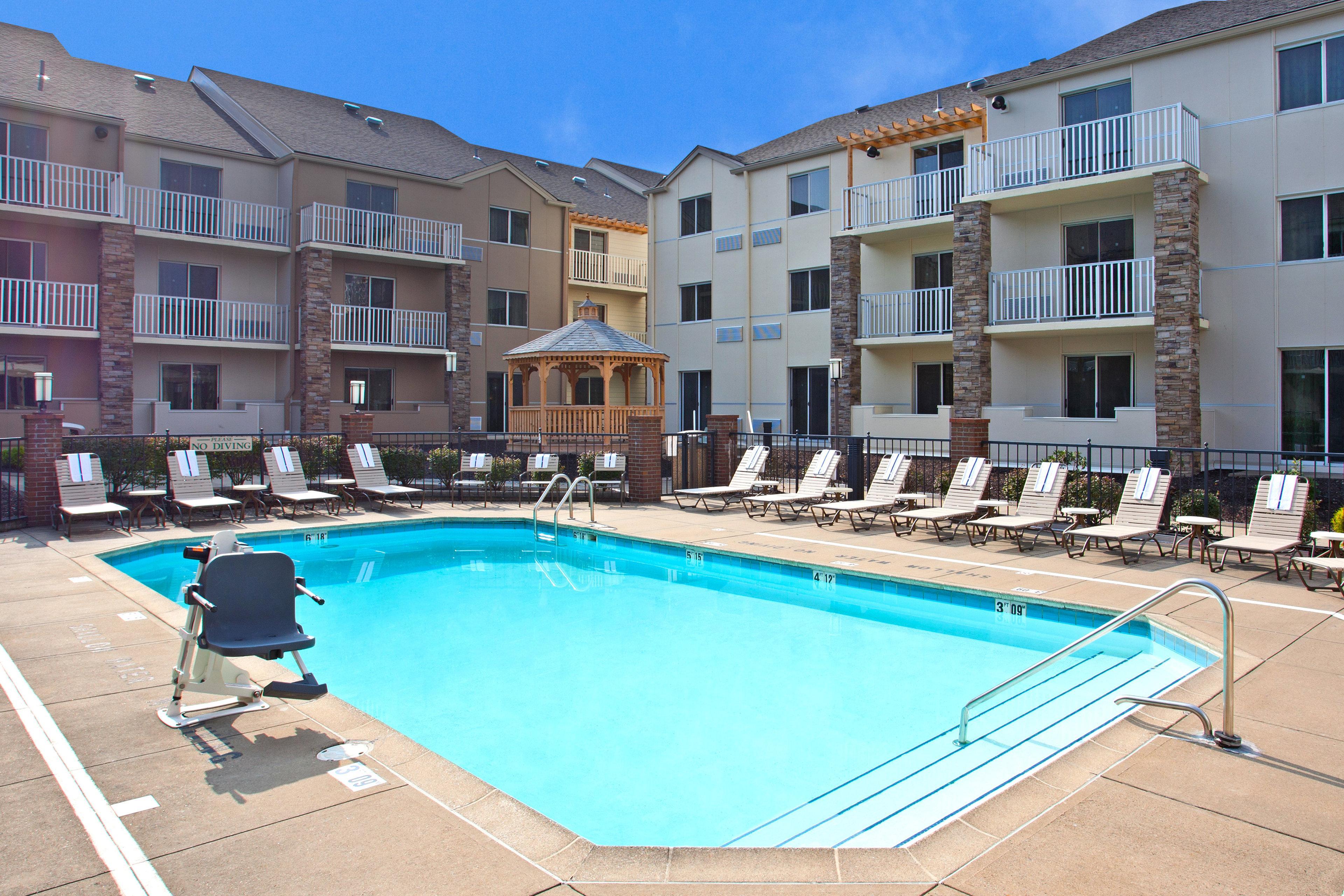 Holiday Inn Express Hotel & Suites Pittsburgh Airport By Ihg Robinson Township エクステリア 写真