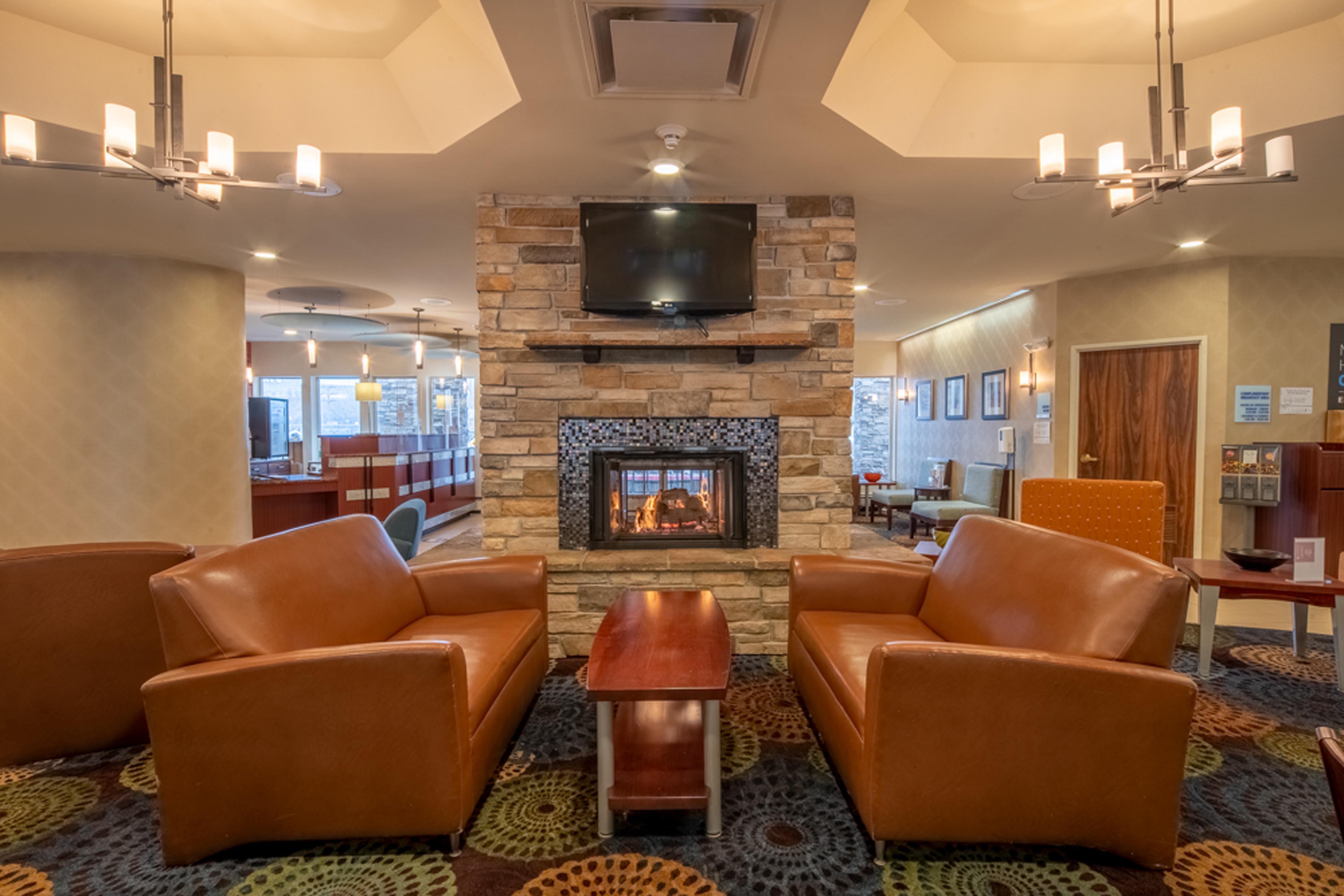 Holiday Inn Express Hotel & Suites Pittsburgh Airport By Ihg Robinson Township エクステリア 写真