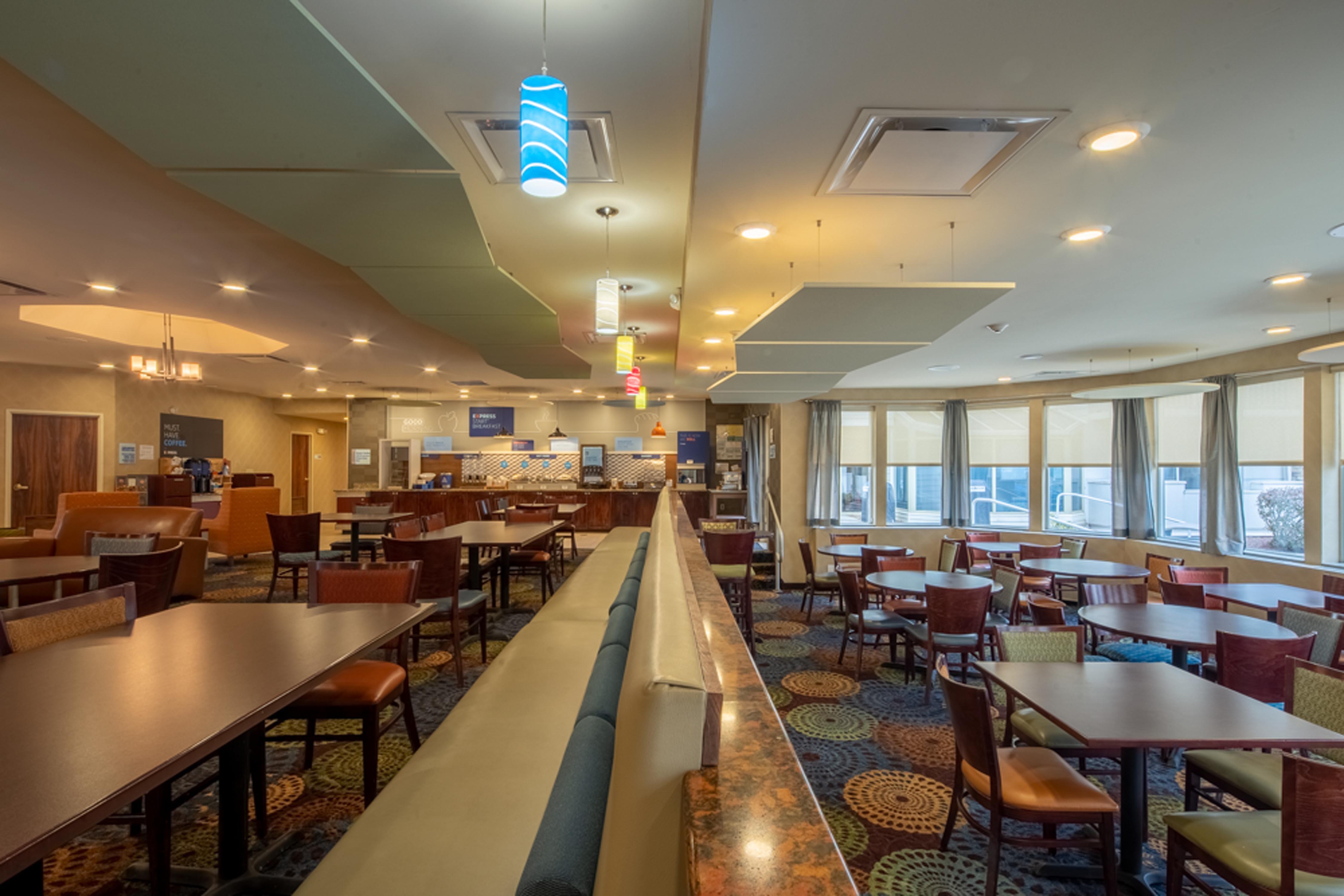 Holiday Inn Express Hotel & Suites Pittsburgh Airport By Ihg Robinson Township エクステリア 写真